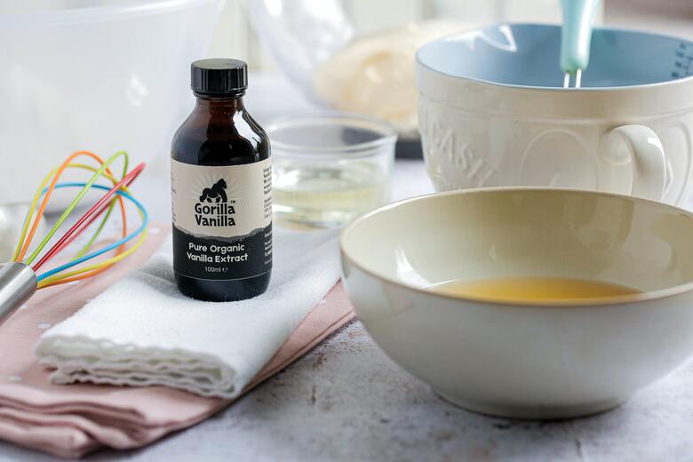  14 Foods That Never Expire
Vanilla Extract